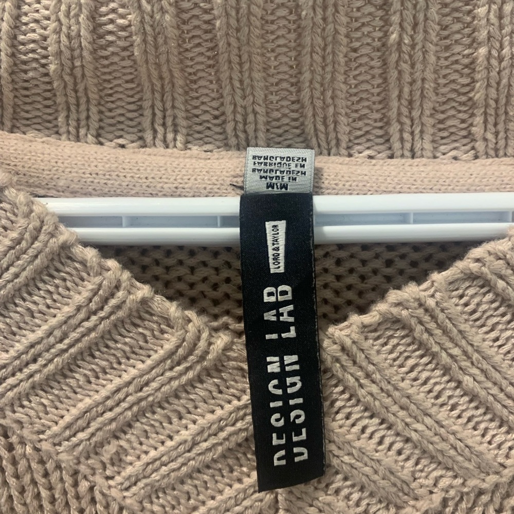 sweater - Picture 4 of 6
